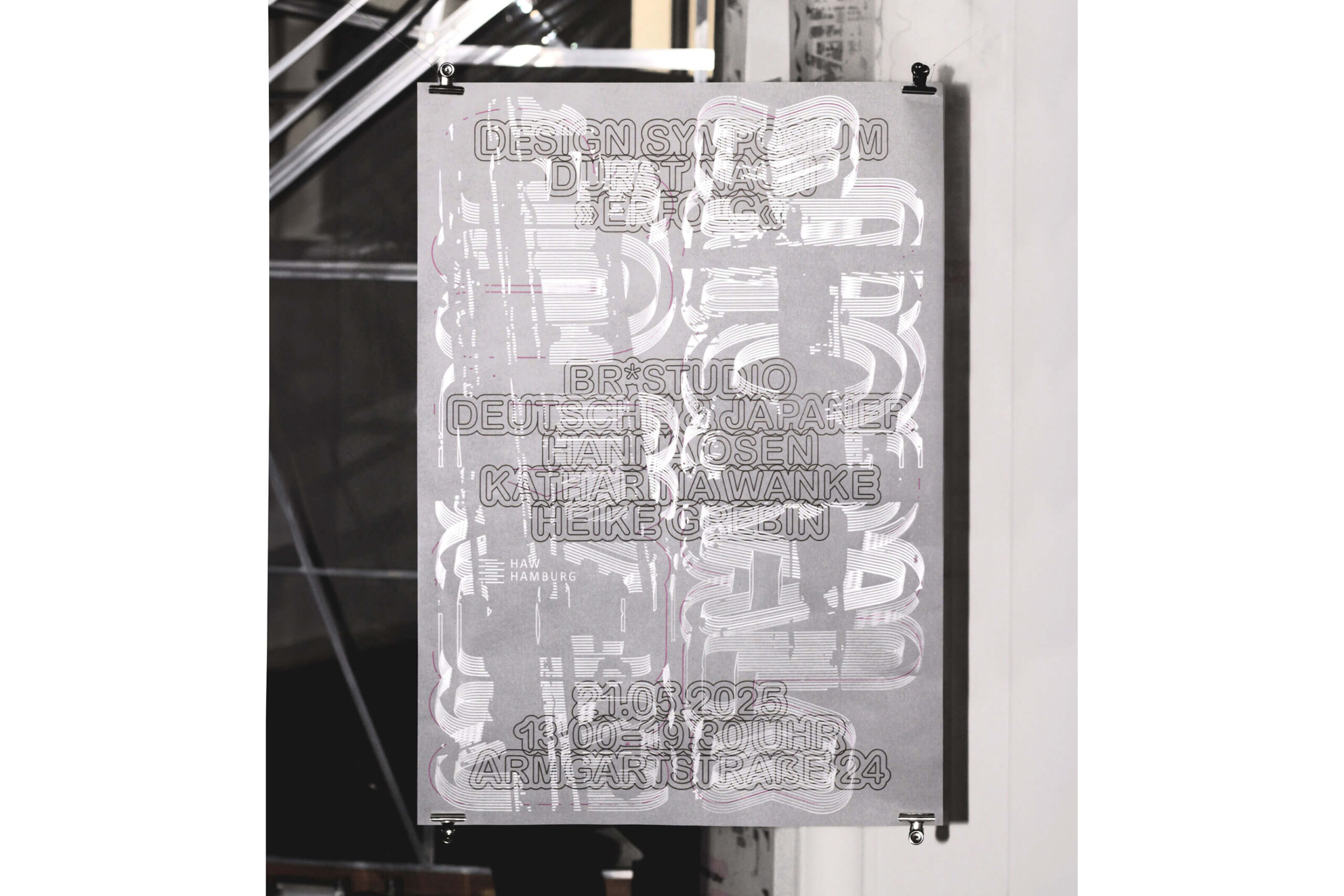 Erfolg_Plakat_haengt_2